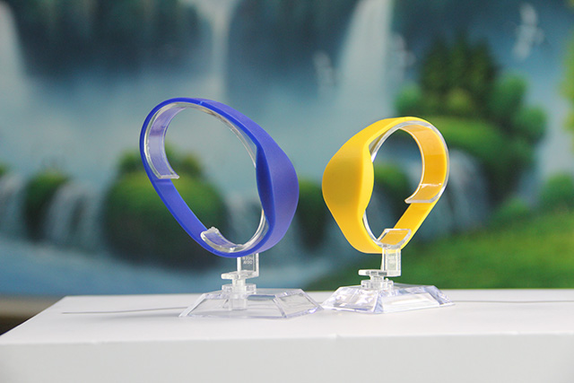 一种用松紧腕带制成的折叠保鲜盒 一种用松紧腕带制成的折叠保鲜盒