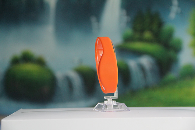 硅胶腕带RFID电子标签与条形码的优势 硅胶腕带RFID电子标签与条形码的优势