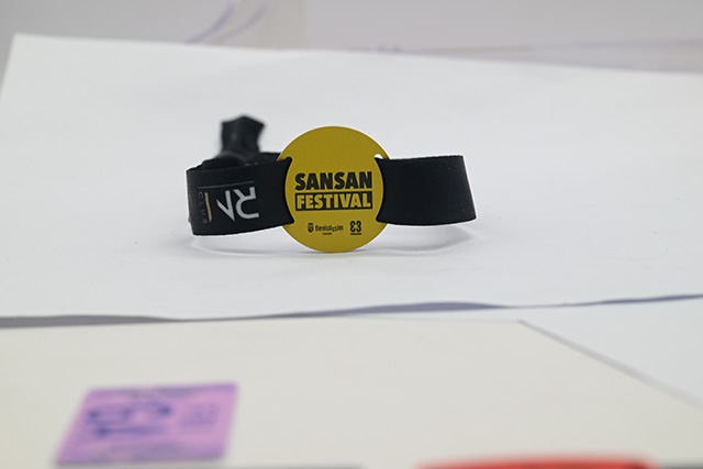 制作异形卡的价格为什么比普通卡贵呢？